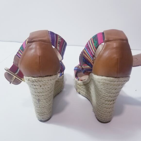 Steve Madden Multicolor Tribal Print Criss Cross Wedge Sandals - Picture 12 of 13